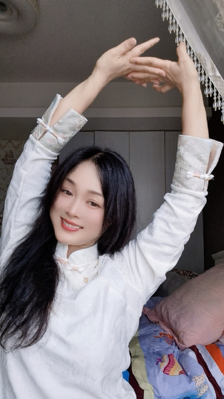 伊伊的第三张照片--青岛相亲服务中心