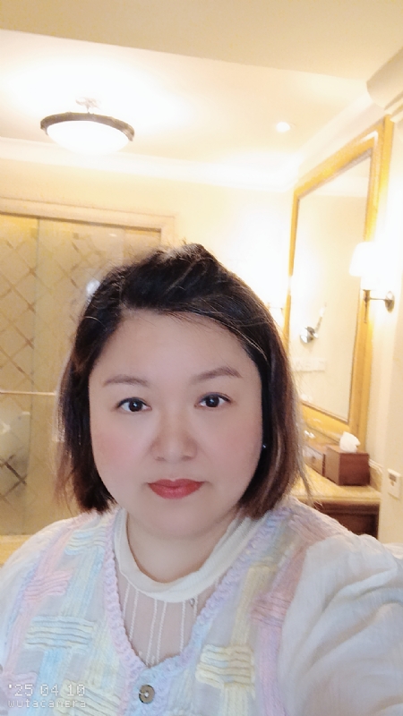 衎静玲瓏的第二张照片--青岛相亲服务中心