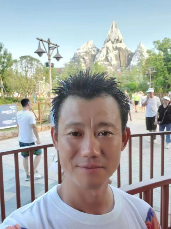 艾氏涂料博的第一张照片--青岛相亲服务中心