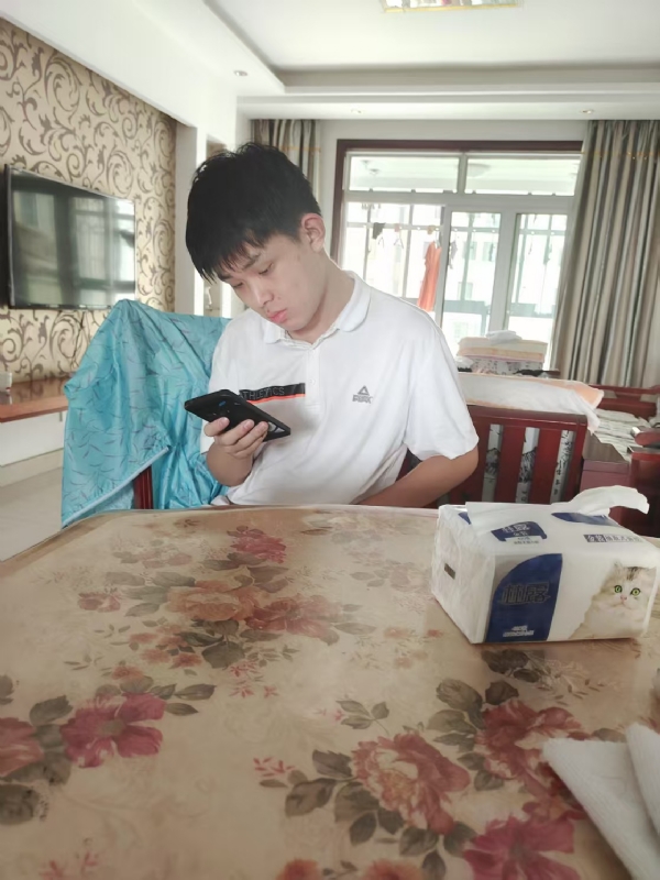 铁在烧的第一张照片--青岛相亲服务中心