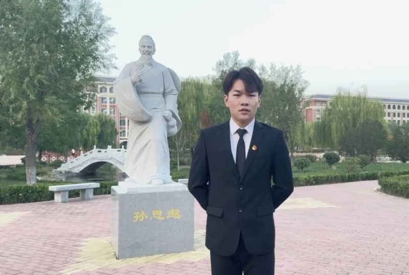 尚明月的第一张照片--青岛相亲服务中心