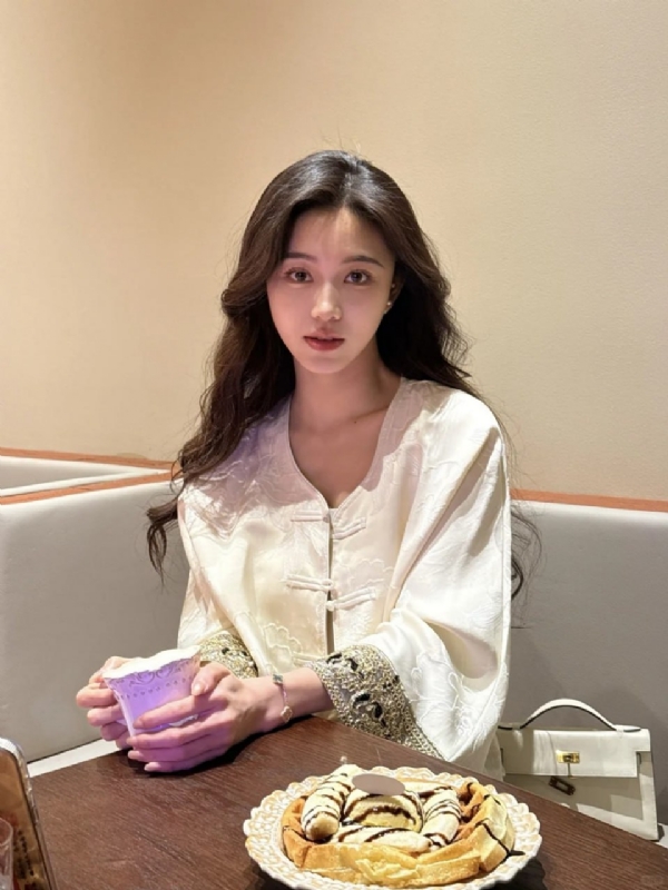 Anna的第二张照片--青岛相亲服务中心