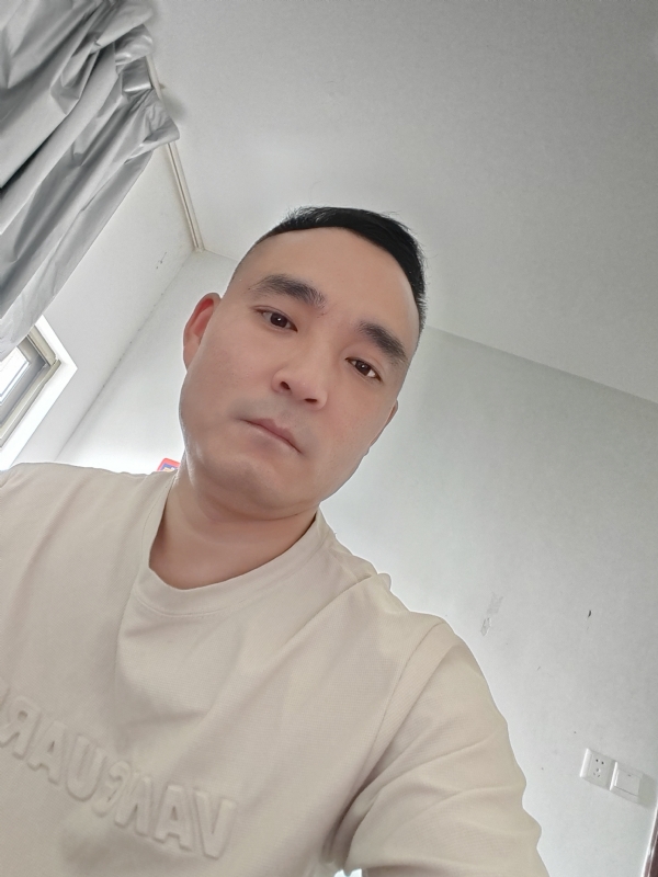 小锋的第一张照片--青岛相亲服务中心