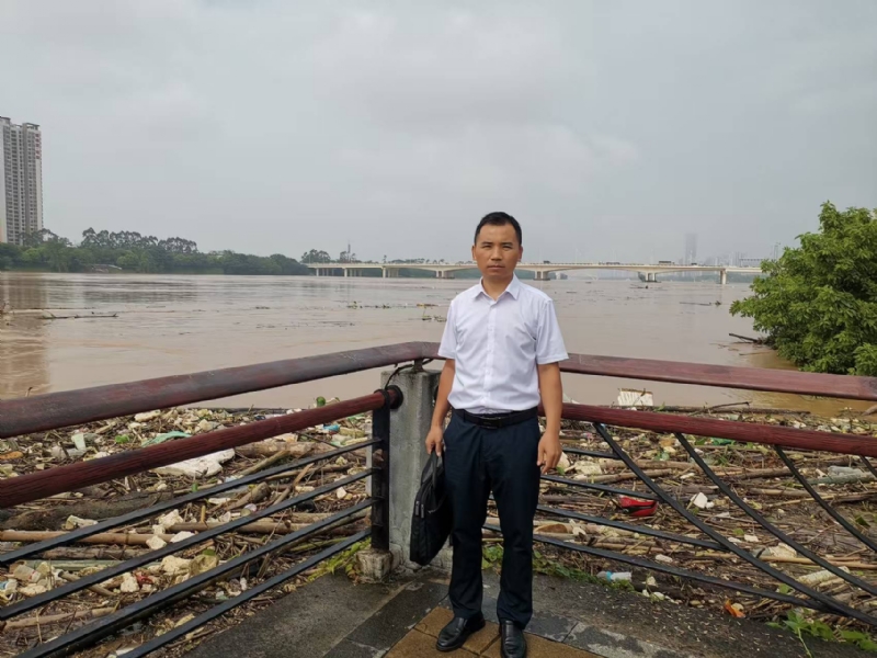 石泽根的第一张照片--青岛相亲服务中心