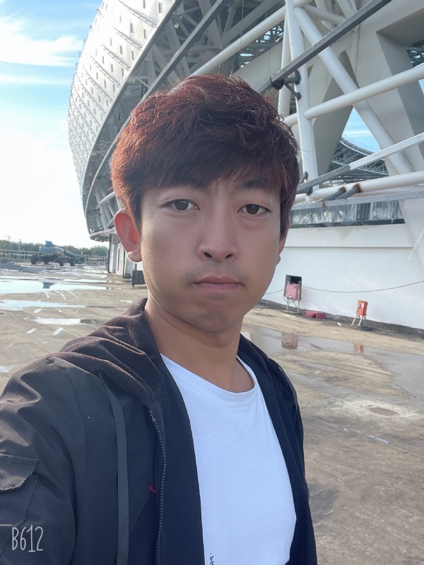 绅士大男孩的第一张照片--青岛相亲服务中心