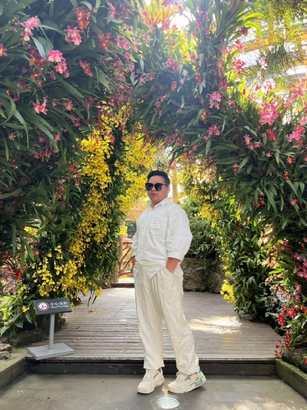 少一点的第一张照片--青岛相亲服务中心