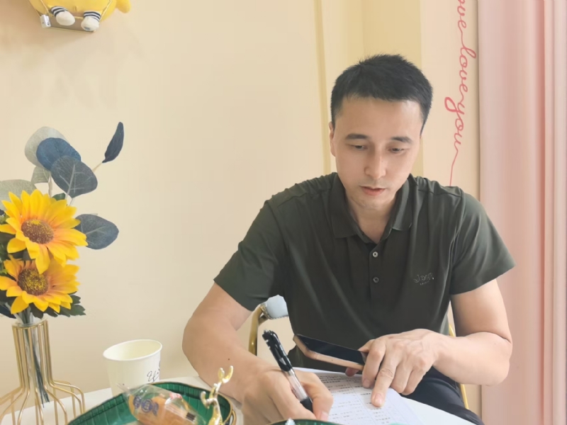 笑看一切的第二张照片--青岛相亲服务中心