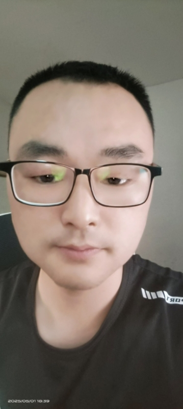 潮湿的心的第一张照片--青岛相亲服务中心