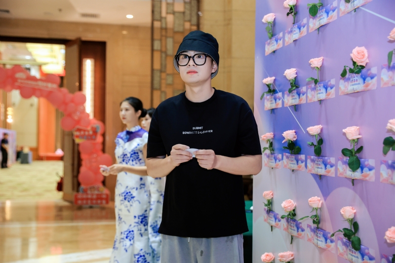 被驯服的象的第一张照片--青岛相亲服务中心