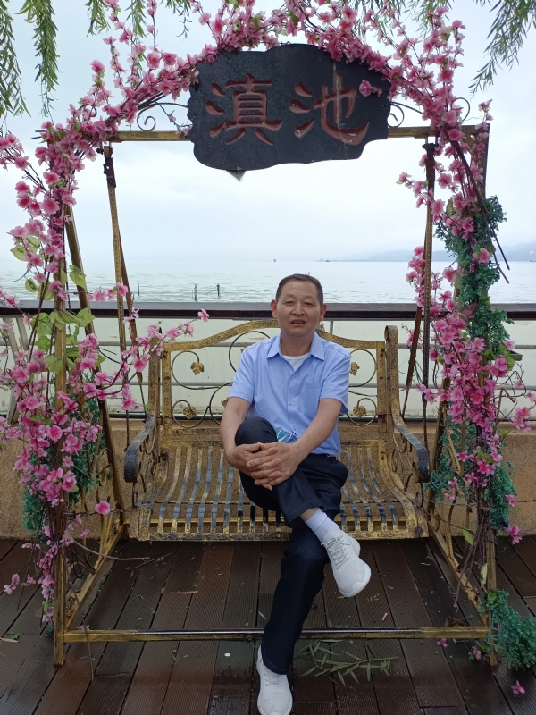 奋斗的第一张照片--青岛相亲服务中心