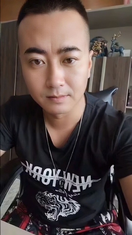 Luck耀的第一张照片--青岛相亲服务中心