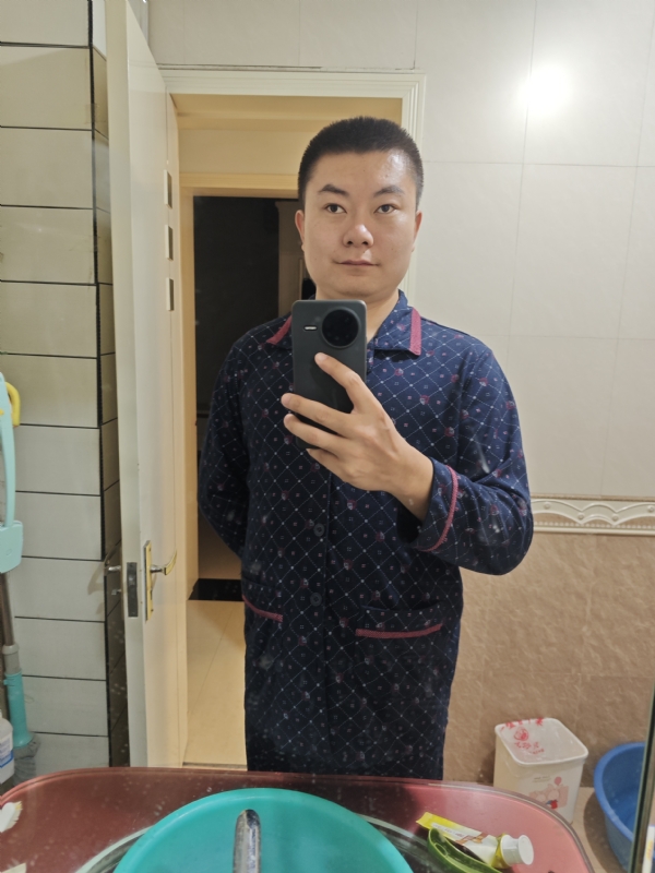 迷迷糊糊的第一张照片--青岛相亲服务中心