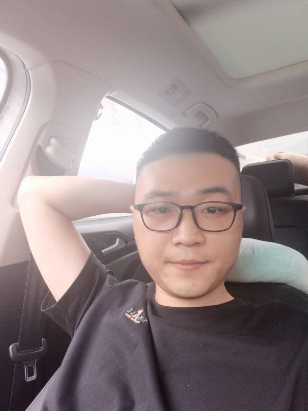 JingY的第一张照片--青岛相亲服务中心