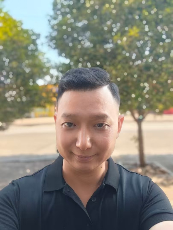 巷子里的猫的第一张照片--青岛相亲服务中心