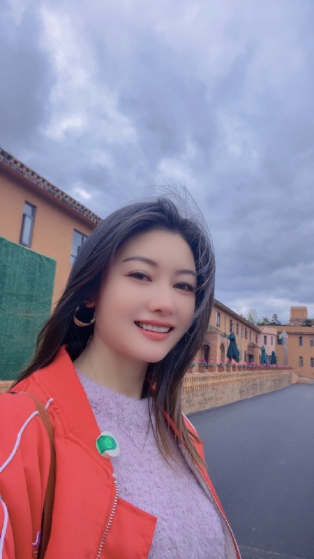 安妮的第一张照片--青岛相亲服务中心