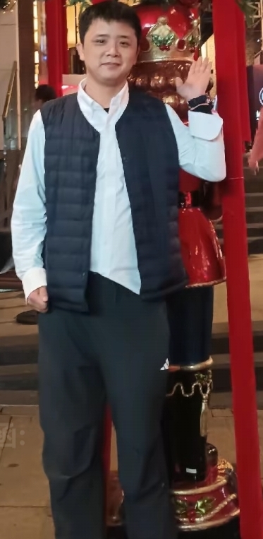 龙的陪伴的第一张照片--青岛相亲服务中心