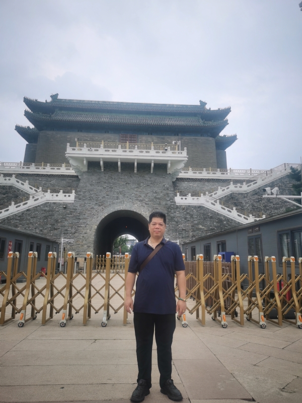 伟哥的第一张照片--青岛相亲服务中心