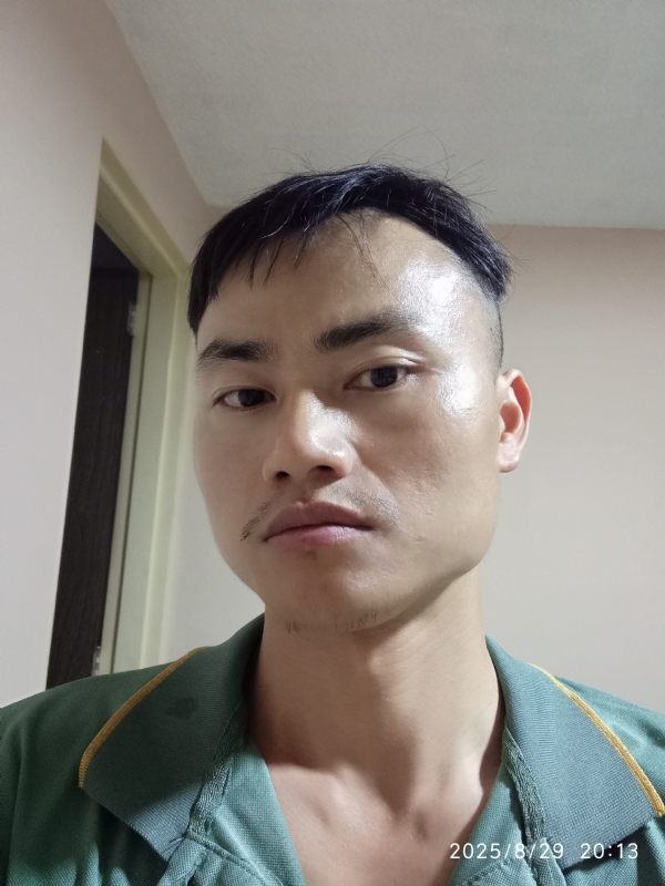 自简的第一张照片--青岛相亲服务中心