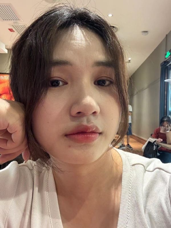 粉墨的第一张照片--青岛相亲服务中心